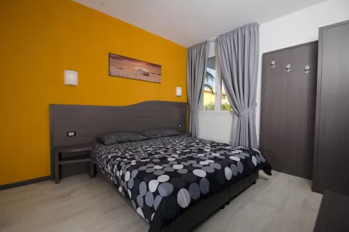 Rainbow Hotel - double amber room
