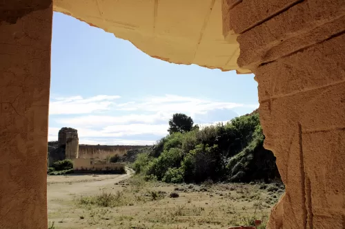 paesaggio visto dall'interno di una cava