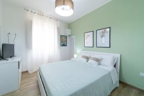 Terra d'Occidente - Three-bedroom apartment with a master bedroom