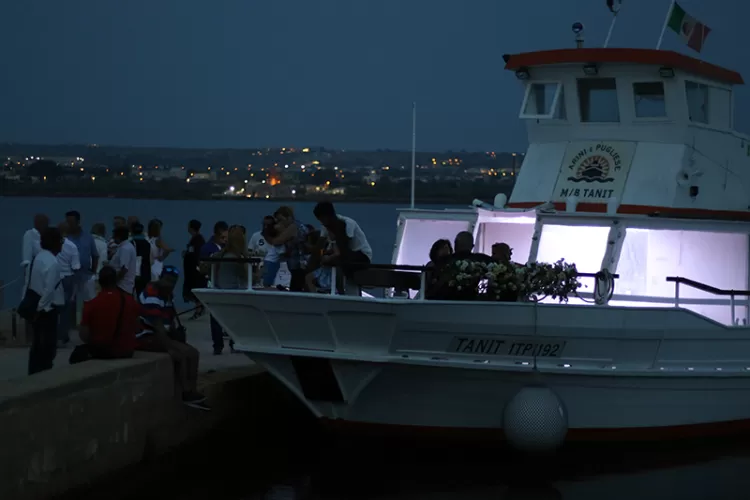 Passeggiata in Barca al Tramonto allo Stagnone con Calice di Vino